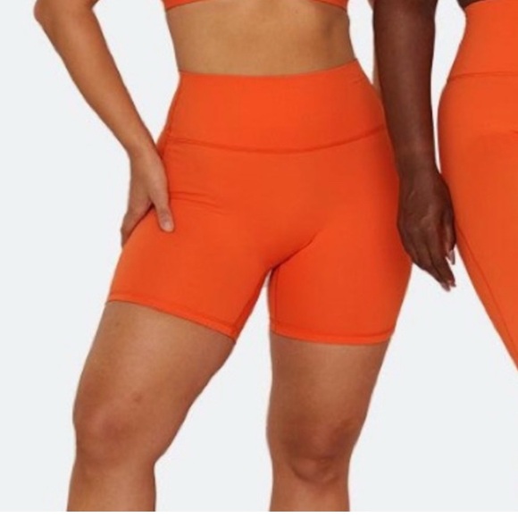 Set Active X Madelyn Cline Sportflex Bike Shorts Golden Hour Orange Large Rare - Picture 1 of 9